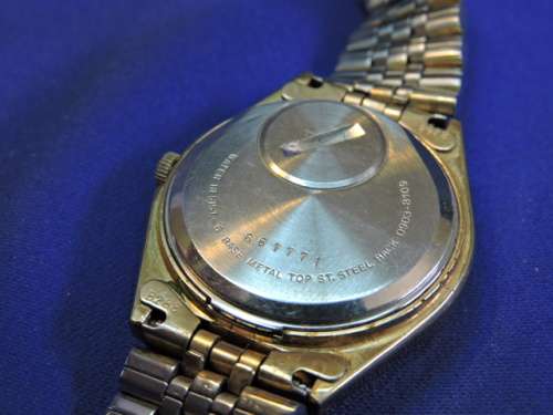 Vintage SEIKO Day Date Quartz 4004 Watch Perfect working condition.