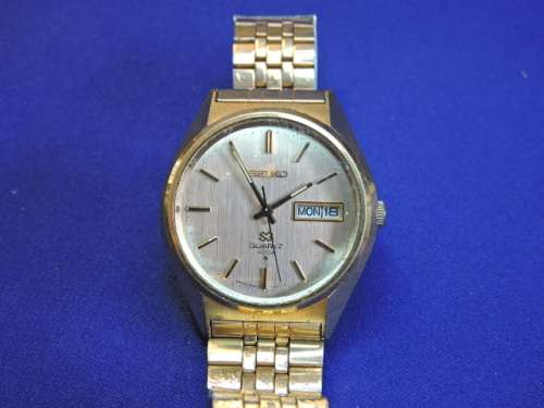 Vintage SEIKO Day Date Quartz 4004 Watch Perfect working condition.
