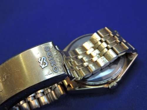 Vintage SEIKO Day Date Quartz 4004 Watch Perfect working condition.
