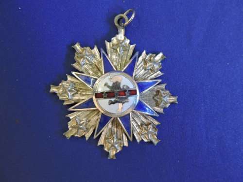 Impressive White metal and Enamel MEDAL possibly Masonic or Royalty ?