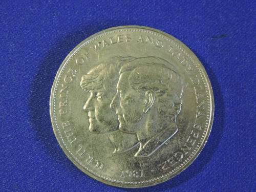 1981 Charles & Diana coin  British   #  CRAZY BARGAIN COIN  #