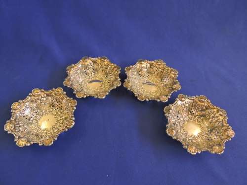 Hallmarked Sterling Silver 4 x Matching Bonbon Dishes BIRMINGHAM 1907