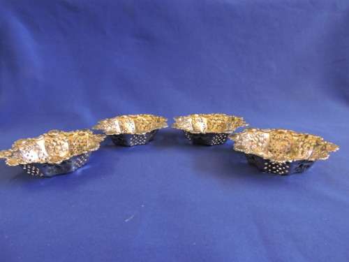 Hallmarked Sterling Silver 4 x Matching Bonbon Dishes BIRMINGHAM 1907
