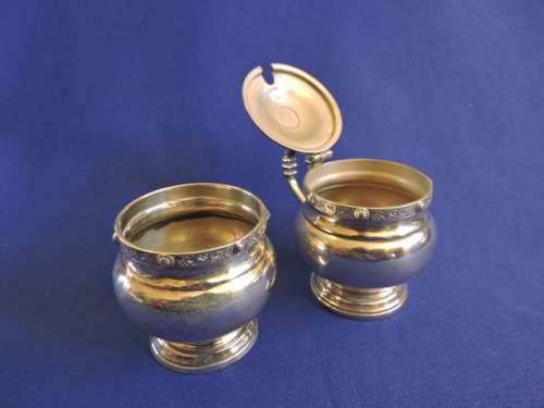 Hallmarked Sterling Silver mustard and salt pot Birmingham 1938 Retailed by Harrods