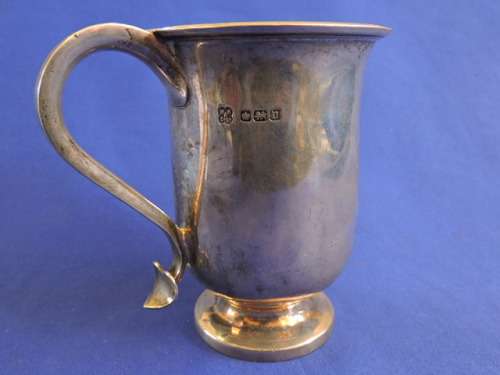Hallmarked Sterling Silver Mug  Sheffield 1913  Maker: Martin Hall & Co