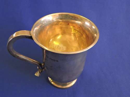 Hallmarked Sterling Silver Mug  Sheffield 1913  Maker: Martin Hall & Co