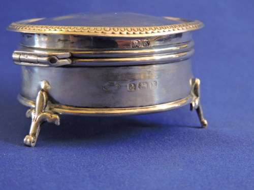 Hallmarked Sterling Silver lidded trinket box Birmingham 1922