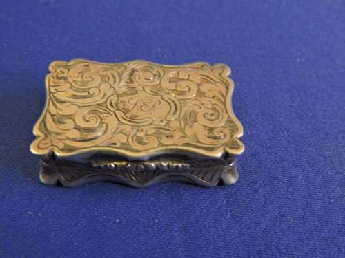 Hallmarked Sterling Silver Vinaigrette  Maker: Edward Smith  Birmingham 1843