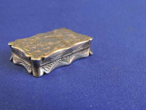 Hallmarked Sterling Silver Vinaigrette  Maker: Edward Smith  Birmingham 1843