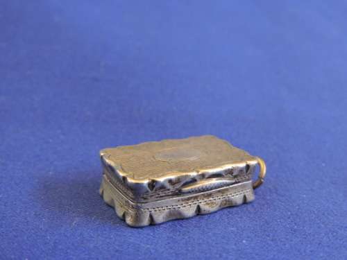 Hallmarked Sterling Silver Vinaigrette  Maker: GU  Birmingham 1899