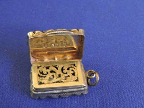 Hallmarked Sterling Silver Vinaigrette  Maker: GU  Birmingham 1899