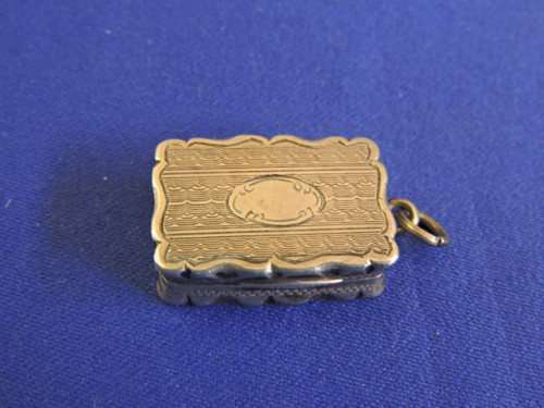 Hallmarked Sterling Silver Vinaigrette  Maker: GU  Birmingham 1870
