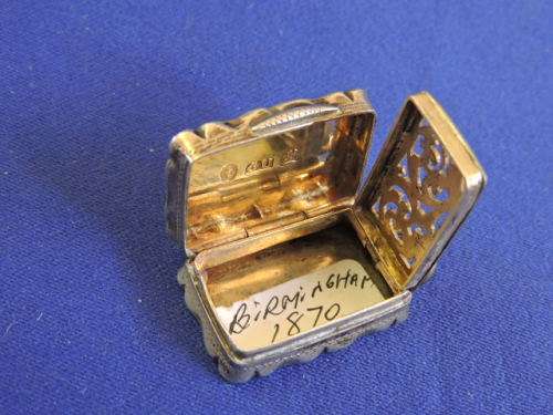 Hallmarked Sterling Silver Vinaigrette  Maker: GU  Birmingham 1870