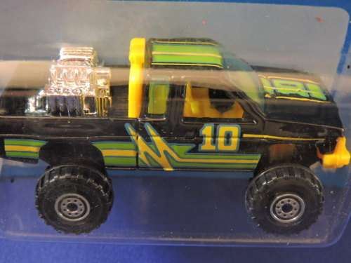 Hot Wheels NISSAN Hardbody 4x4 Truck  ( Black #10 ) Like Datsun
