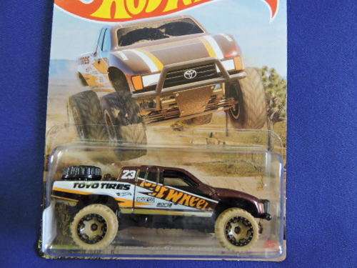 Hot Wheels Toyota Off-Road Truck ( Plum #23 )