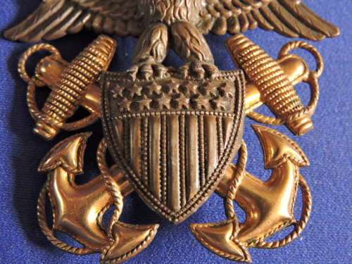 WW II NAVY USN OFFICER`S VANGUARD 1/20 10KT GOLD FILLED & STERLING SILVER BADGE Military Item.