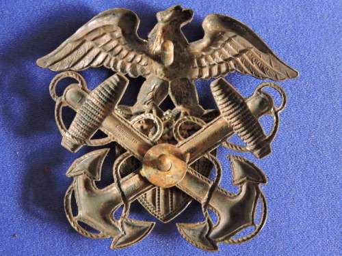 WW II NAVY USN OFFICER`S VANGUARD 1/20 10KT GOLD FILLED & STERLING SILVER BADGE Military Item.