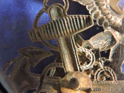 WW II NAVY USN OFFICER`S VANGUARD 1/20 10KT GOLD FILLED & STERLING SILVER BADGE Military Item.