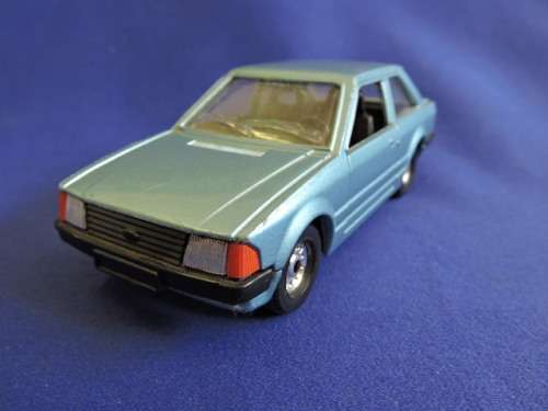 Corgi Toys FORD ESCORT 1.3 GL  ( Blue )  Like Dinky Toys