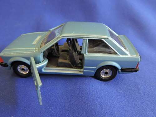 Corgi Toys FORD ESCORT 1.3 GL  ( Blue )  Like Dinky Toys