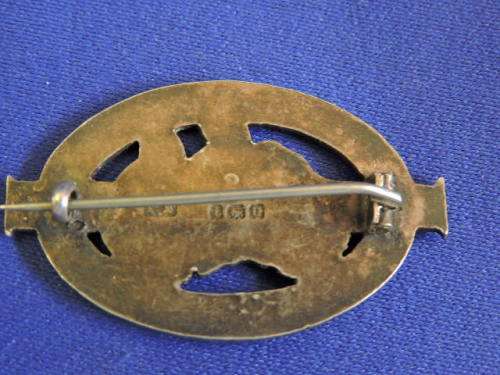 Military War Service Australia Badge 1918 with Hallmarks for silver