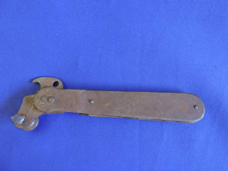 Vintage WW2 GERMAN WEHRMACHT SIEGER OELEN METAL CAN TIN BOTTLE OPENER Military