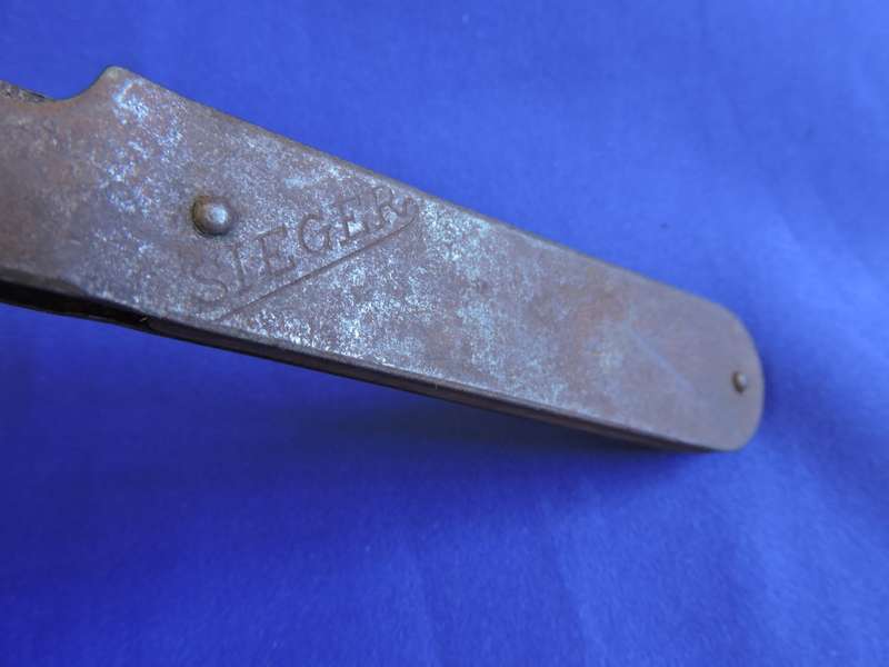 Vintage WW2 GERMAN WEHRMACHT SIEGER OELEN METAL CAN TIN BOTTLE OPENER Military