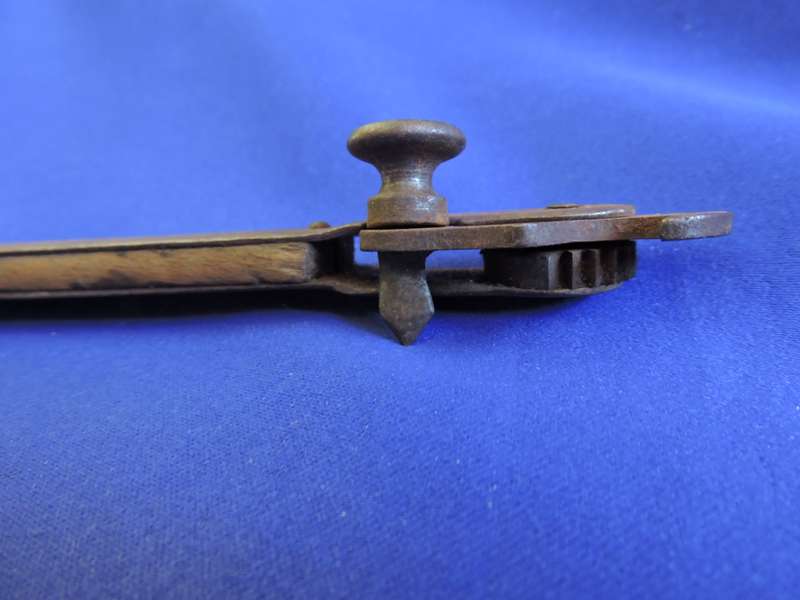 Vintage WW2 GERMAN WEHRMACHT SIEGER OELEN METAL CAN TIN BOTTLE OPENER Military