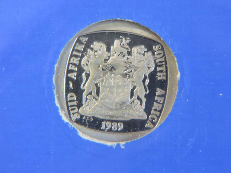 1989 Proof R2 coin Cased.