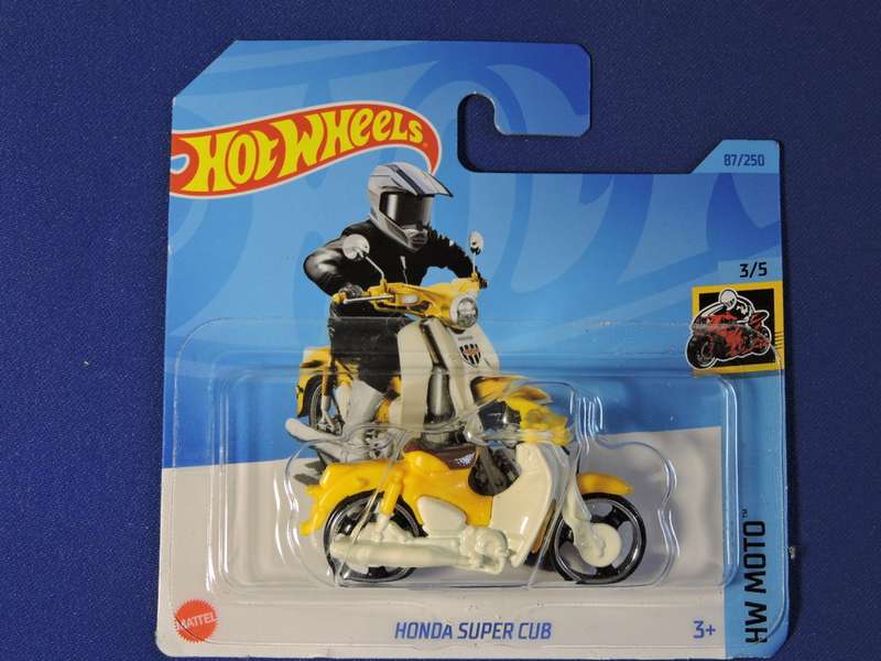 Hot Wheels HONDA Super Cub Scooter motorbike motorcycle ( White & Yellow )