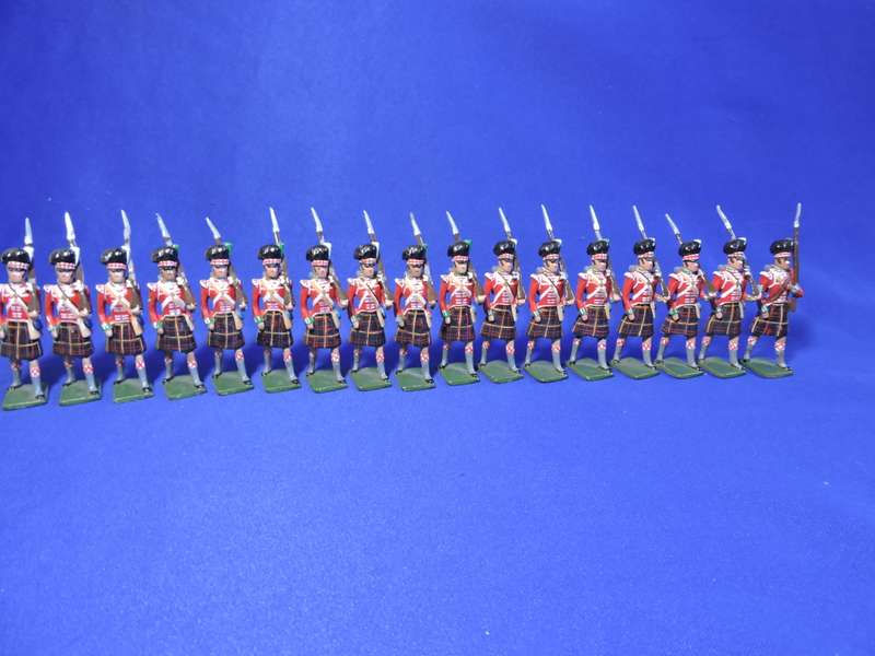 Scottish 79th regiment Military LEAD SOLDIERS  Two with rank.