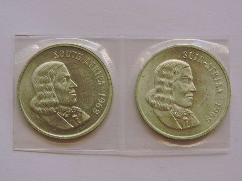 1968 Silver One Rand Coin R1 Rand   Both Afrikaans and English in pouch.