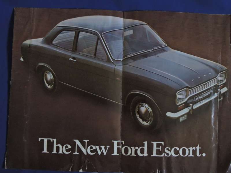 Ford Escort advertising brochure.  Awesome pics   # LOOK #