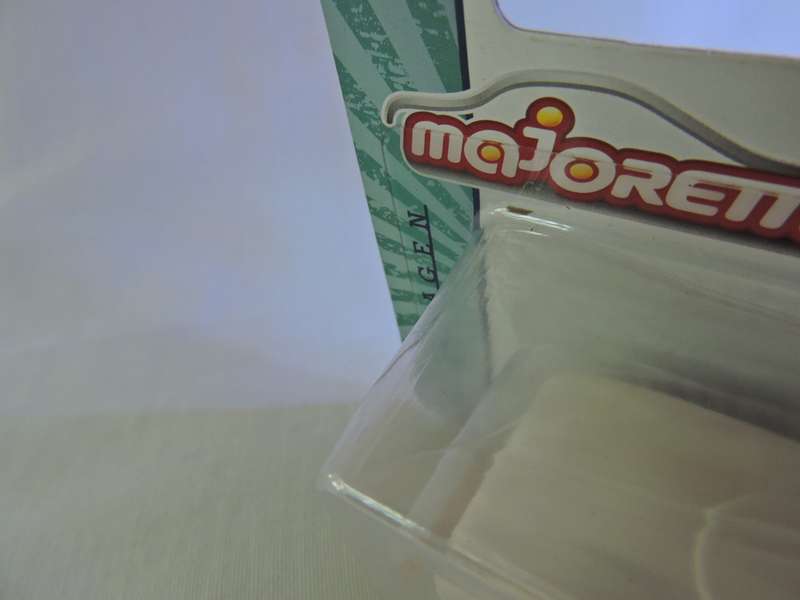 Majorette Volkswagen VW Kombi & Caravan ( Safari experience Red & White ) like Hot Wheels