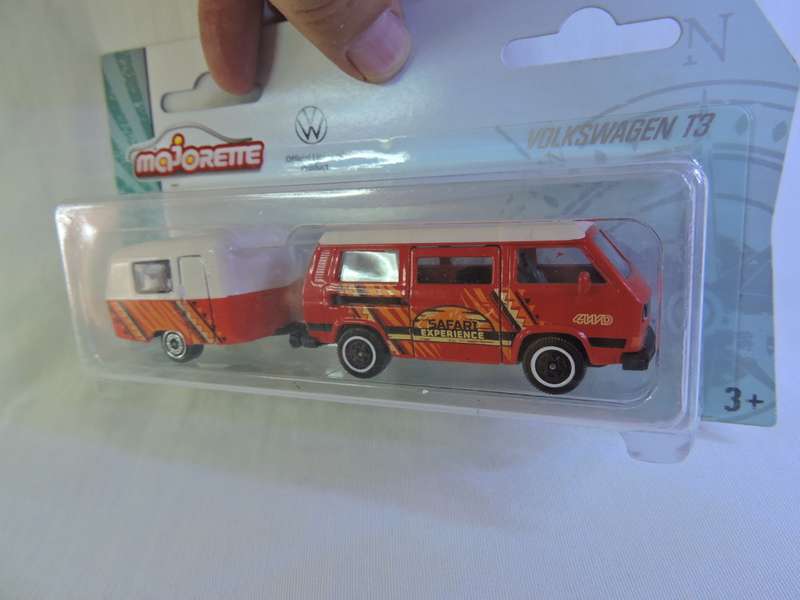 Majorette Volkswagen VW Kombi & Caravan ( Safari experience Red & White ) like Hot Wheels