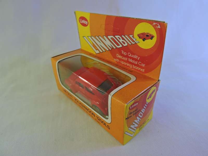 Lintoy Volkswagen VW Beetle 1200 LS ( Red ) MINT IN BOX  like Hot Wheels