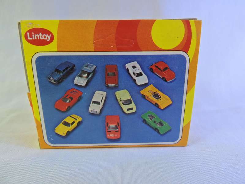 Lintoy Volkswagen VW Beetle 1200 LS ( Red ) MINT IN BOX  like Hot Wheels
