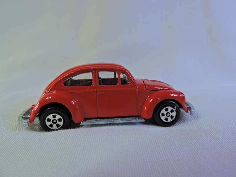 Lintoy Volkswagen VW Beetle 1200 LS ( Red ) MINT IN BOX  like Hot Wheels