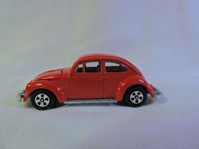 Lintoy Volkswagen VW Beetle 1200 LS ( Red ) MINT IN BOX  like Hot Wheels