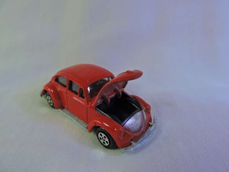 Lintoy Volkswagen VW Beetle 1200 LS ( Red ) MINT IN BOX  like Hot Wheels