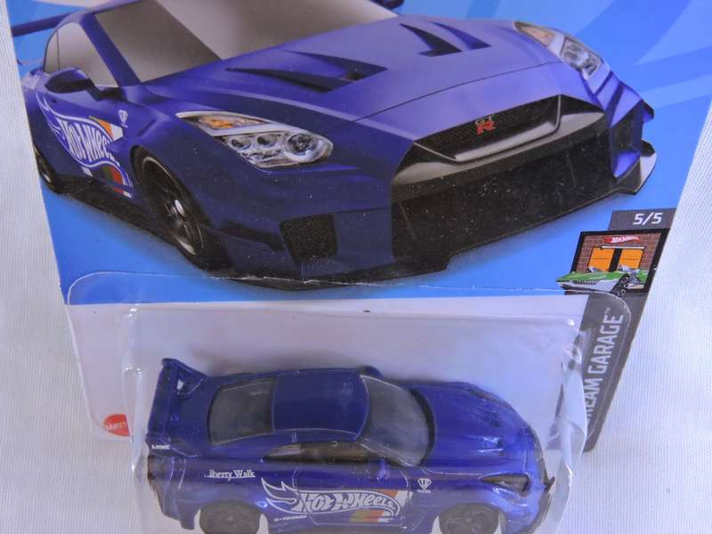 Hot Wheels NISSAN 35 GT-RR Ver 2 LB Silhouette Works ( LIBERTY WALK   Blue ) Like DATSUN