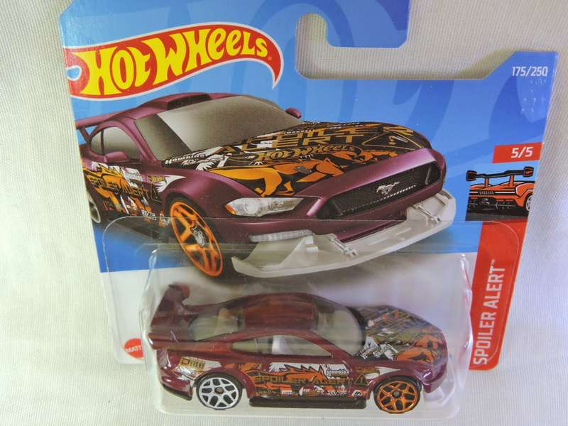 Hot Wheels FORD Mustang GT Custom ( Plum purple Spoiler alert )