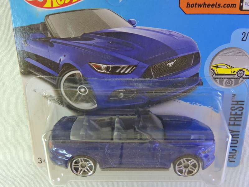Hot Wheels FORD Mustang GT Convertible ( Royal Blue )
