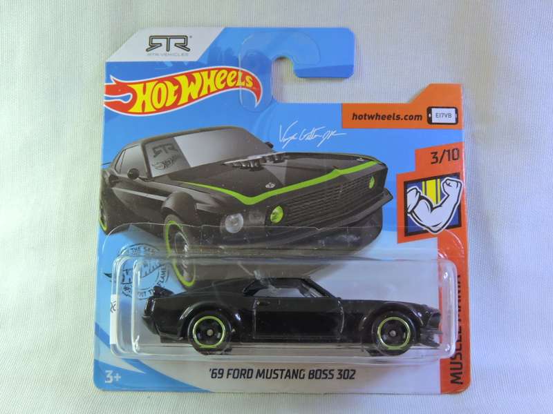 Hot Wheels FORD Mustang Boss 302 ( Black green stripe )