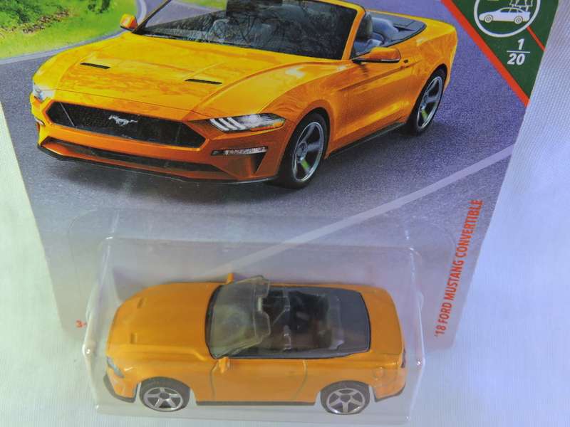 MATCHBOX FORD Mustang Convertible ( Orange ) Like Hot Wheels
