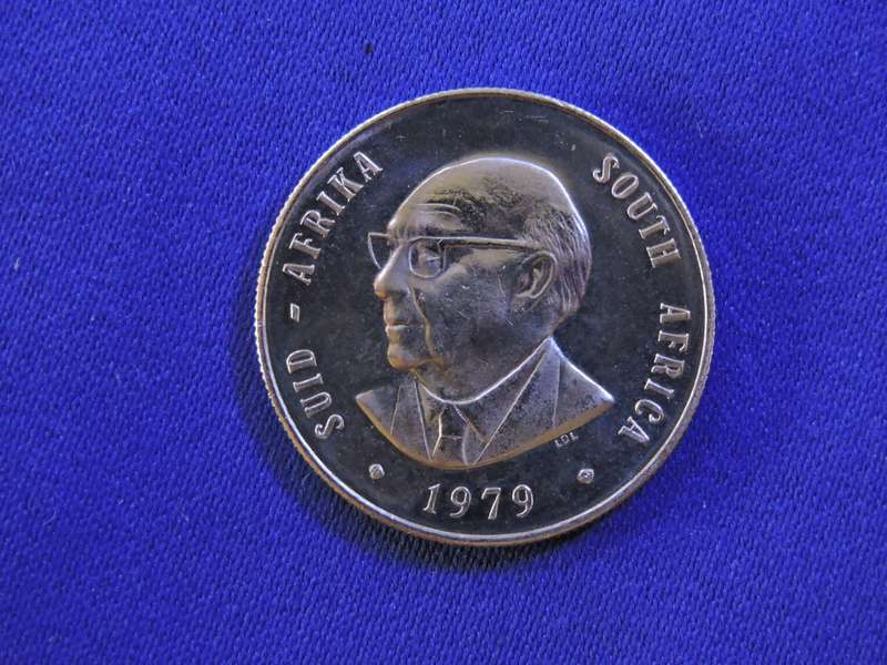 Proof 1979 R1 Silver Coin Springbok in SA Mint blue box
