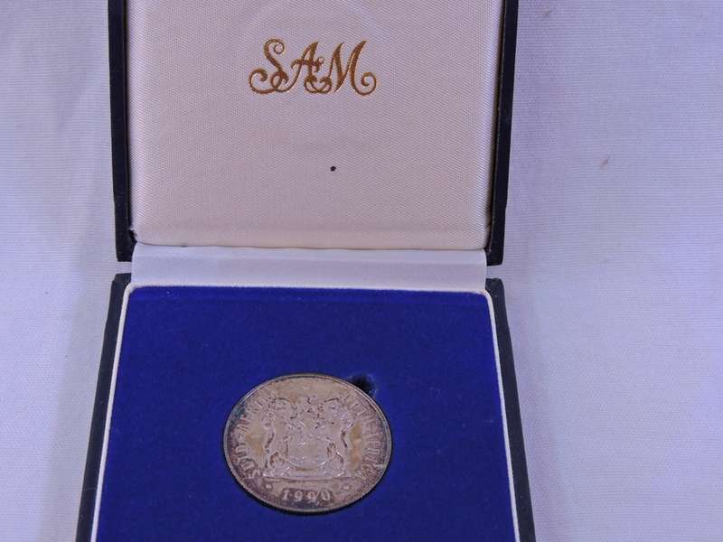Proof 1990 R1 Silver Coin Springbok in SA Mint blue box  ,925 Silver content