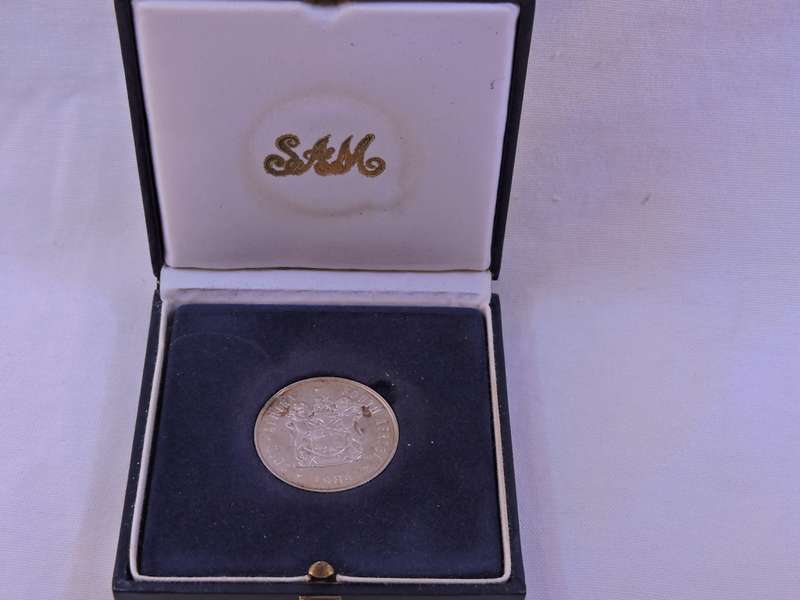 Proof 1986 R1 Silver Coin Year of Disabled  in SA Mint box