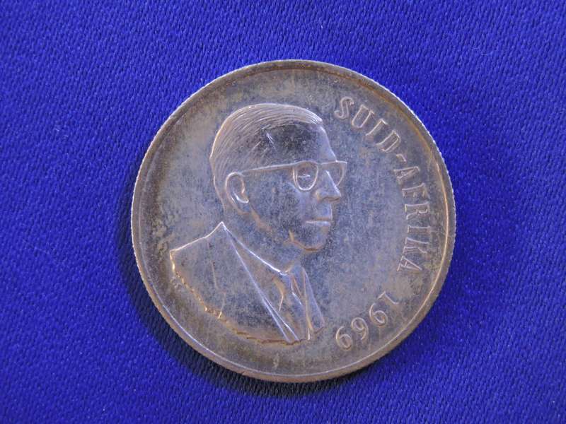 1969 R1 Silver Coin  Nice condition.