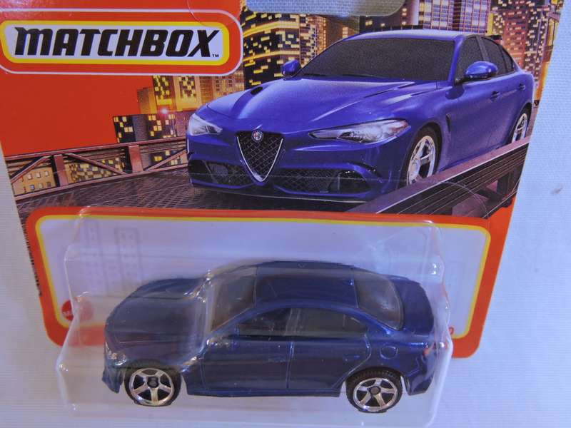 Matchbox Alfa Romeo Giulia  ( Blue )  Like Hot Wheels